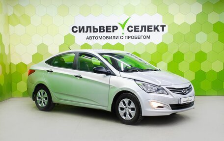 Hyundai Solaris II рестайлинг, 2015 год, 900 000 рублей, 5 фотография