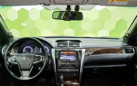 Toyota Camry, 2017 год, 2 499 000 рублей, 13 фотография