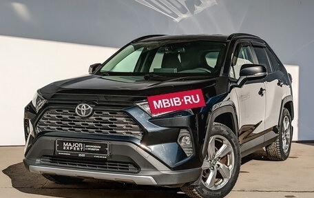 Toyota RAV4, 2021 год, 3 890 000 рублей, 1 фотография