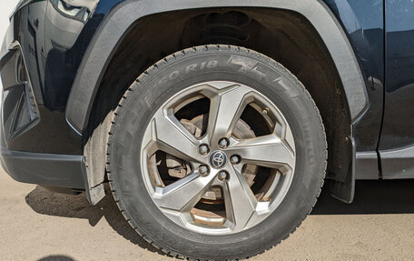 Toyota RAV4, 2021 год, 3 890 000 рублей, 12 фотография