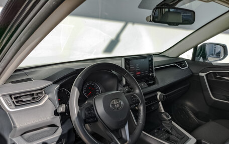 Toyota RAV4, 2021 год, 3 890 000 рублей, 15 фотография
