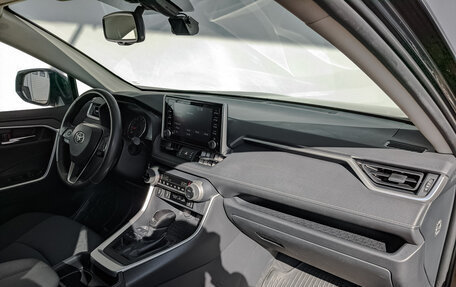 Toyota RAV4, 2021 год, 3 890 000 рублей, 13 фотография