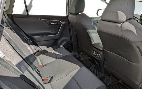 Toyota RAV4, 2021 год, 3 890 000 рублей, 17 фотография