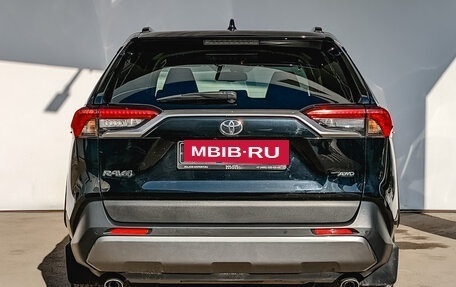 Toyota RAV4, 2021 год, 3 890 000 рублей, 6 фотография