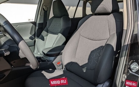 Toyota RAV4, 2021 год, 3 890 000 рублей, 19 фотография