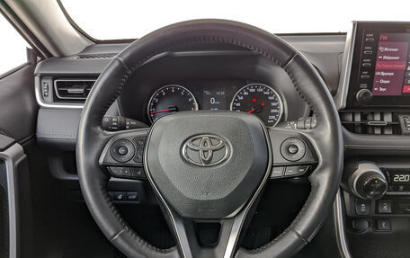 Toyota RAV4, 2021 год, 3 890 000 рублей, 21 фотография