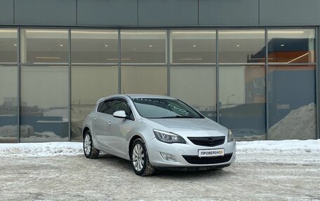Opel Astra J, 2010 год, 599 000 рублей, 2 фотография