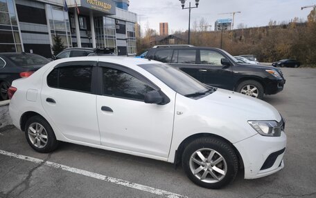 Renault Logan II, 2018 год, 500 000 рублей, 1 фотография