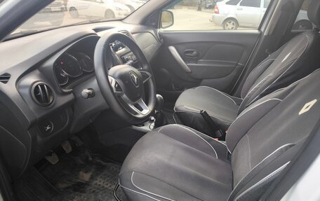 Renault Logan II, 2018 год, 500 000 рублей, 7 фотография