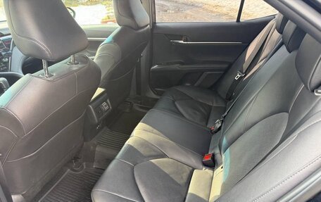 Toyota Camry, 2021 год, 2 600 000 рублей, 5 фотография