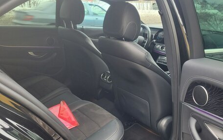 Mercedes-Benz E-Класс, 2021 год, 4 200 000 рублей, 3 фотография