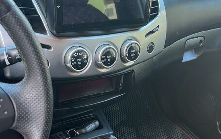 Mitsubishi L200 IV рестайлинг, 2014 год, 1 600 000 рублей, 9 фотография