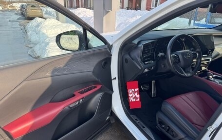 Lexus RX IV рестайлинг, 2024 год, 10 200 000 рублей, 4 фотография