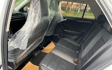 Volkswagen T-Roc I, 2023 год, 1 970 000 рублей, 10 фотография