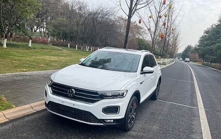 Volkswagen T-Roc I, 2023 год, 1 970 000 рублей, 6 фотография