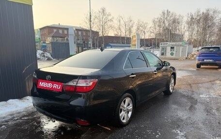 Toyota Camry, 2017 год, 2 250 000 рублей, 4 фотография
