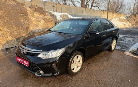 Toyota Camry, 2017 год, 2 250 000 рублей, 2 фотография