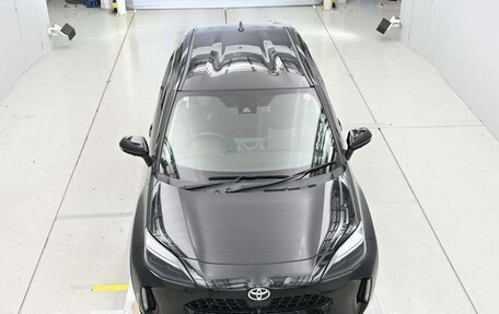 Toyota Yaris Cross, 2022 год, 1 598 000 рублей, 2 фотография