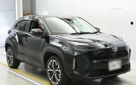 Toyota Yaris Cross, 2022 год, 1 598 000 рублей, 3 фотография