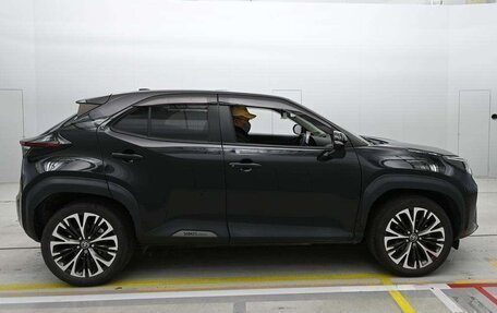 Toyota Yaris Cross, 2022 год, 1 598 000 рублей, 8 фотография