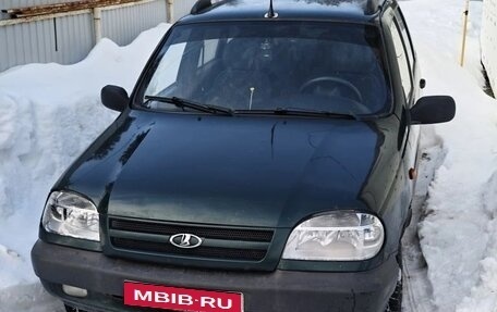 Chevrolet Niva I рестайлинг, 2004 год, 219 000 рублей, 1 фотография