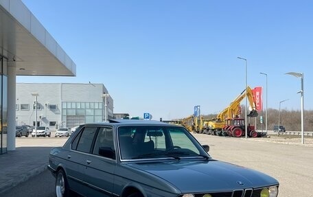 BMW 5 серия, 1986 год, 1 150 000 рублей, 2 фотография