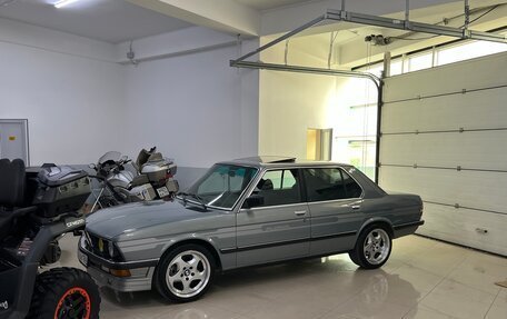 BMW 5 серия, 1986 год, 1 150 000 рублей, 14 фотография