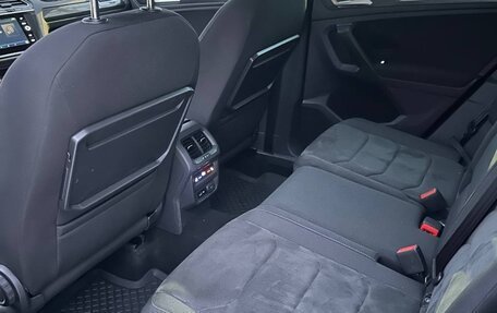 Volkswagen Tiguan II, 2018 год, 2 500 000 рублей, 16 фотография