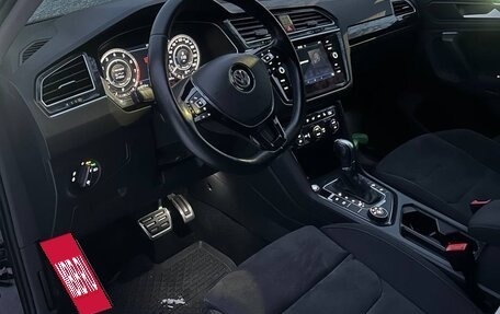 Volkswagen Tiguan II, 2018 год, 2 500 000 рублей, 17 фотография