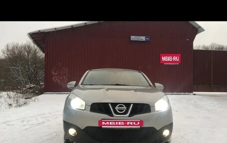 Nissan Qashqai, 2011 год, 850 000 рублей, 2 фотография