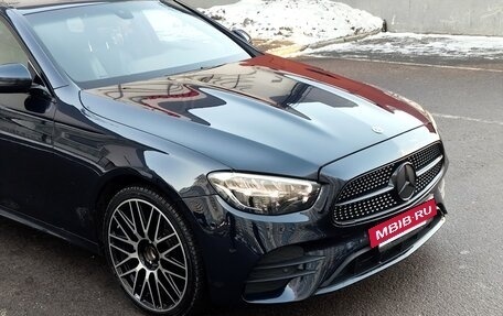 Mercedes-Benz E-Класс, 2020 год, 3 490 000 рублей, 4 фотография
