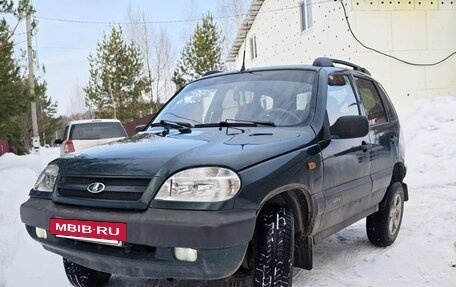 Chevrolet Niva I рестайлинг, 2004 год, 219 000 рублей, 2 фотография