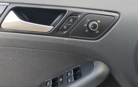 Volkswagen Jetta VI, 2017 год, 950 000 рублей, 7 фотография