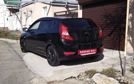 Hyundai Solaris II рестайлинг, 2014 год, 1 000 000 рублей, 3 фотография