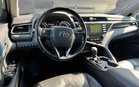 Toyota Camry, 2021 год, 2 950 000 рублей, 10 фотография