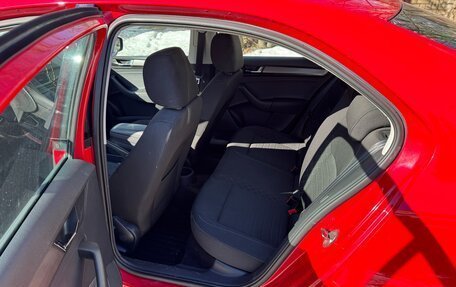 Skoda Rapid I, 2018 год, 1 370 000 рублей, 13 фотография