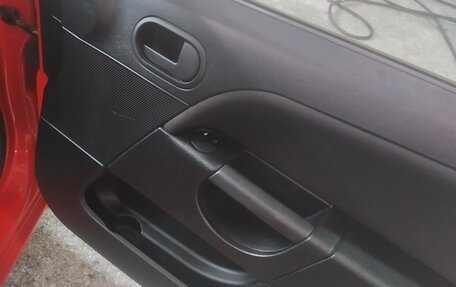 Ford Fiesta, 2006 год, 385 000 рублей, 10 фотография