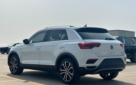 Volkswagen T-Roc I, 2022 год, 1 907 000 рублей, 3 фотография