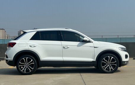 Volkswagen T-Roc I, 2022 год, 1 907 000 рублей, 6 фотография