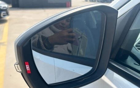 Volkswagen T-Roc I, 2022 год, 1 907 000 рублей, 13 фотография