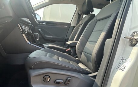 Volkswagen T-Roc I, 2022 год, 1 907 000 рублей, 22 фотография