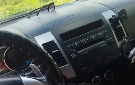 Mitsubishi Outlander III рестайлинг 3, 2008 год, 1 150 000 рублей, 11 фотография