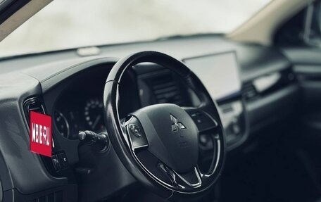 Mitsubishi Outlander III рестайлинг 3, 2019 год, 2 260 000 рублей, 11 фотография