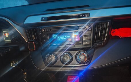 Toyota RAV4, 2015 год, 2 098 000 рублей, 2 фотография