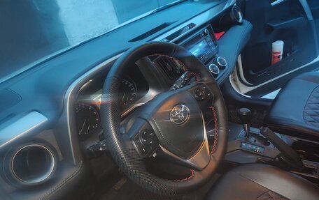 Toyota RAV4, 2015 год, 2 098 000 рублей, 4 фотография