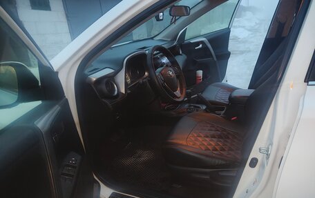 Toyota RAV4, 2015 год, 2 098 000 рублей, 5 фотография