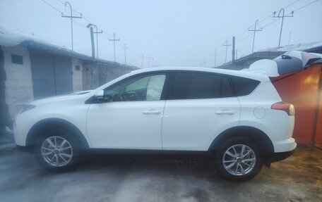 Toyota RAV4, 2015 год, 2 098 000 рублей, 6 фотография