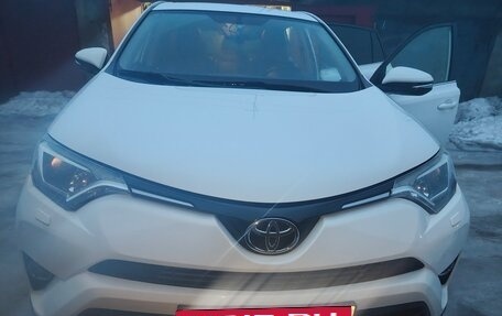 Toyota RAV4, 2015 год, 2 098 000 рублей, 15 фотография