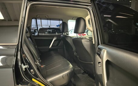 Toyota Land Cruiser Prado 150 рестайлинг 2, 2019 год, 5 299 900 рублей, 18 фотография