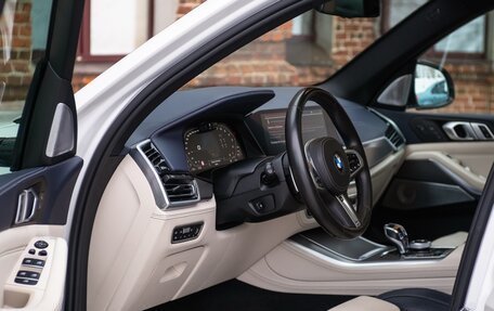 BMW X5, 2019 год, 8 300 000 рублей, 2 фотография